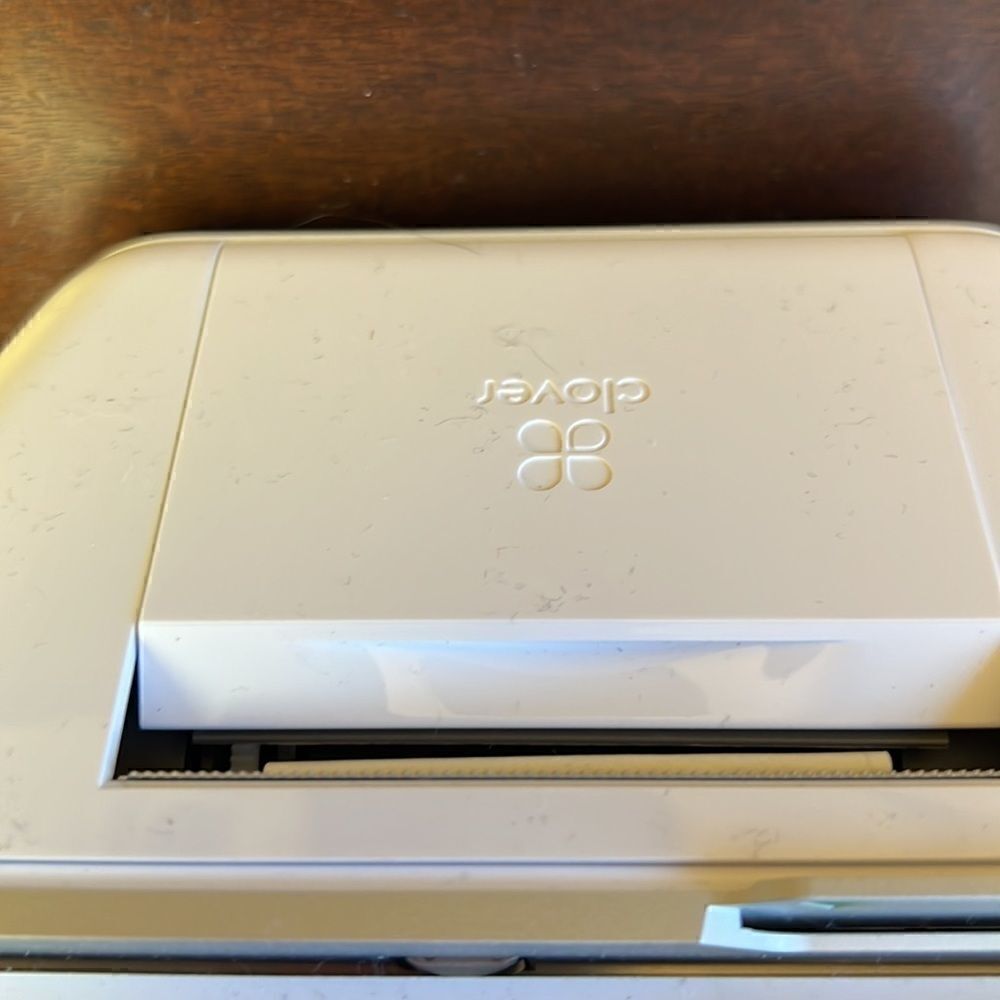 Clover Credit Card Machine - Picture 3 of 5